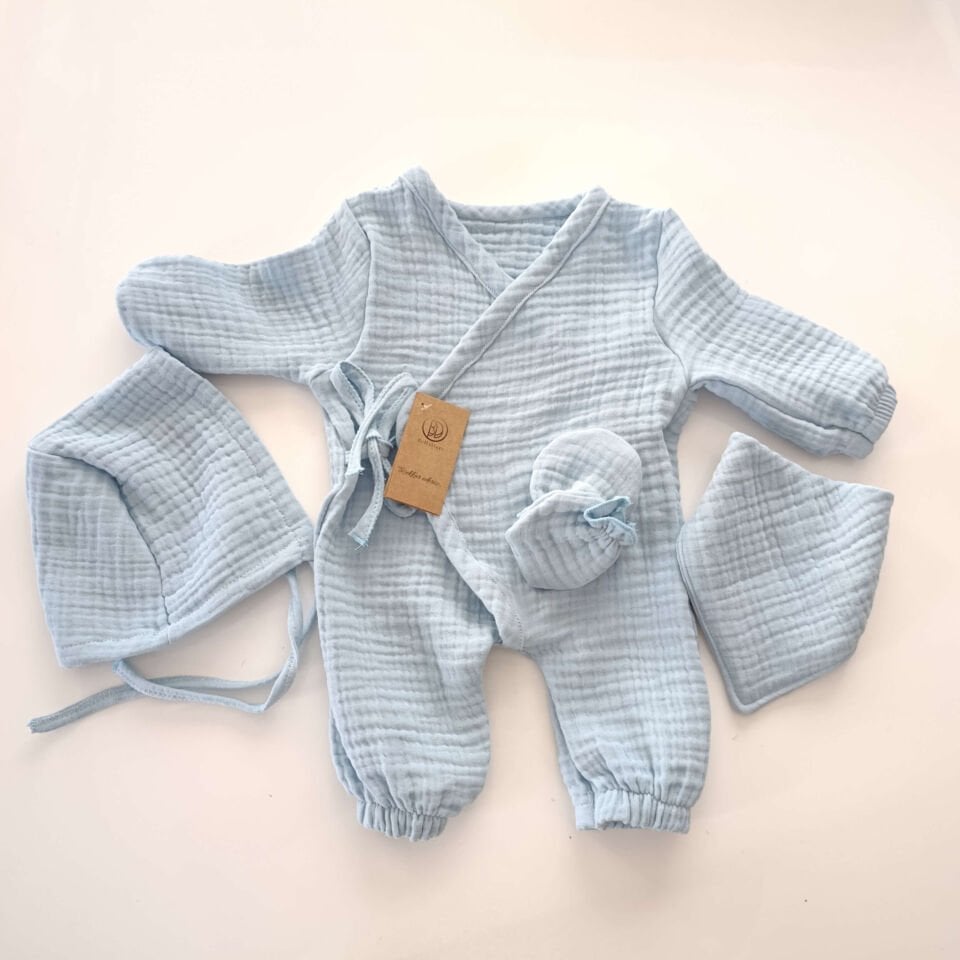 Ensemble nouveau-né 4 pièces en mousseline bleue