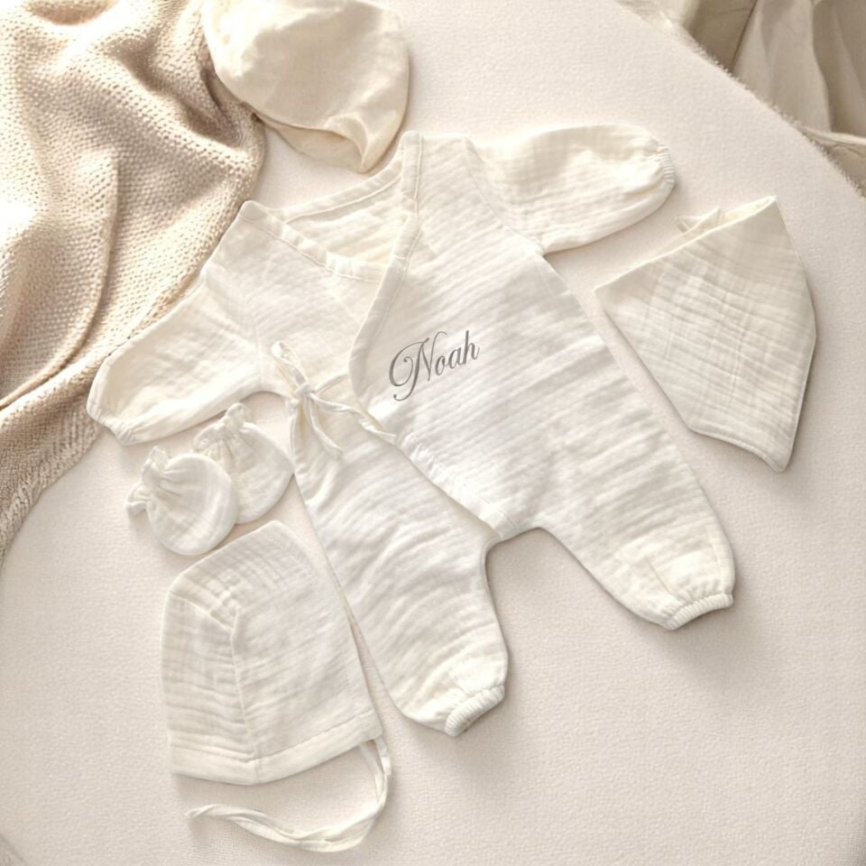 Named Newborn Hospital Discharge Set 4 Layer Muslin Blanket and Embroidered Pillowcase
