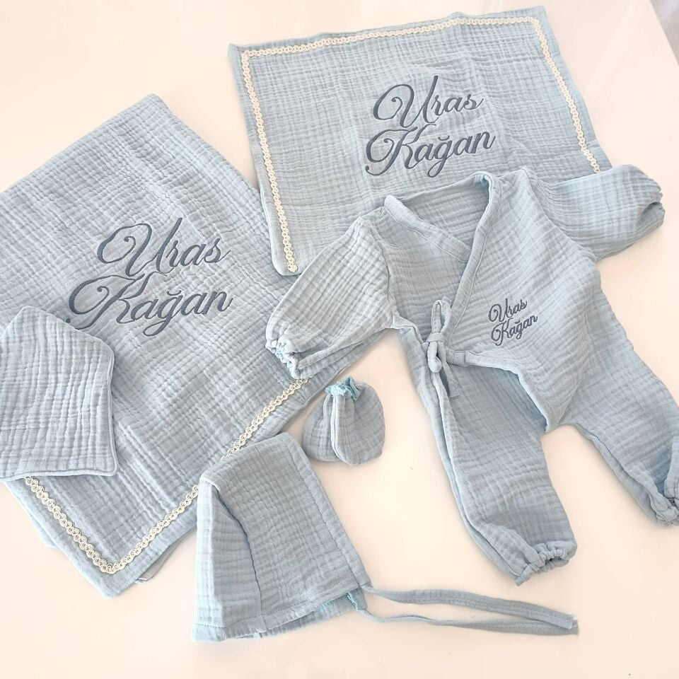 6 Parça Müslin Set – İsme Özel Nakışlı | Hastane Çıkışı, Yenidoğan Hediyesi, %100 Pamuk