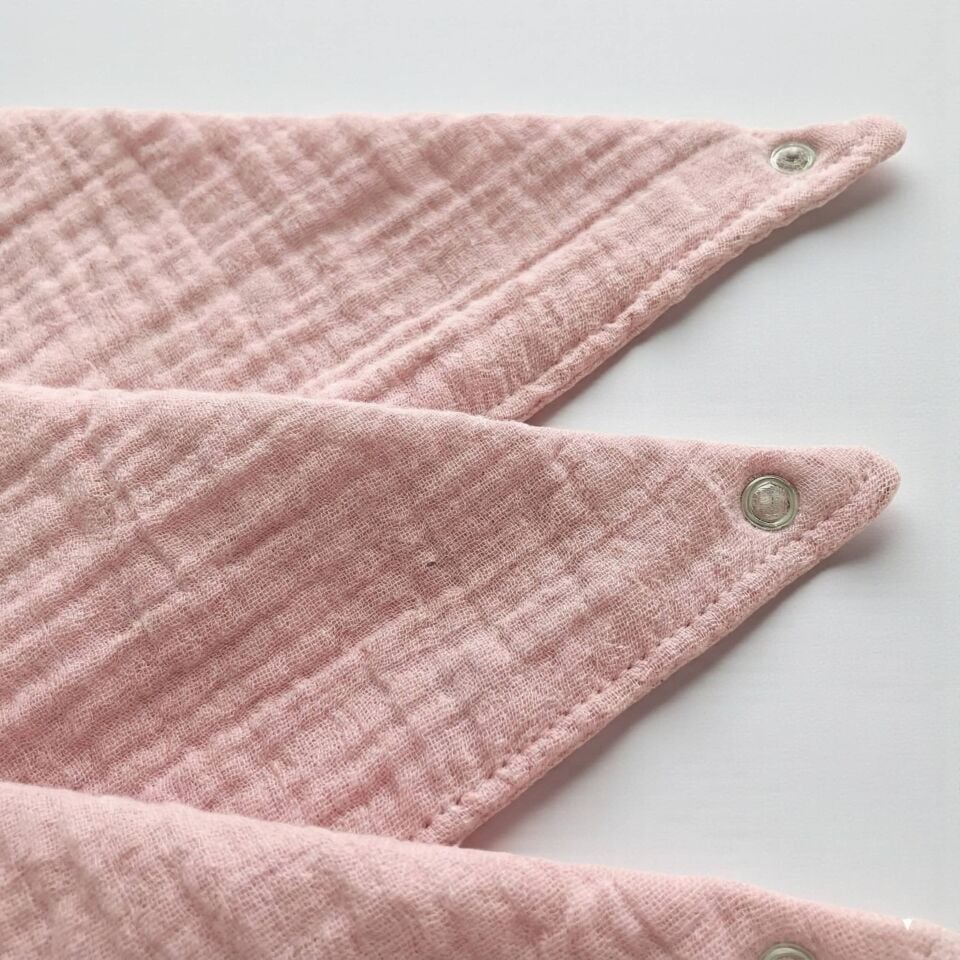 4 Kat Müslin Pembe Bebek Önlüğü | %100 Pamuk