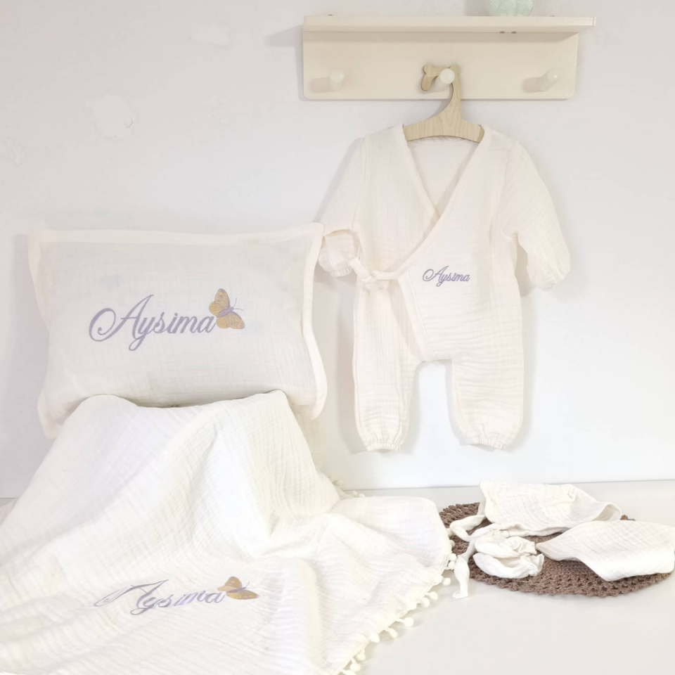 Personalized Embroidered 4-Layer Muslin Luxury Newborn Hospital Discharge Set