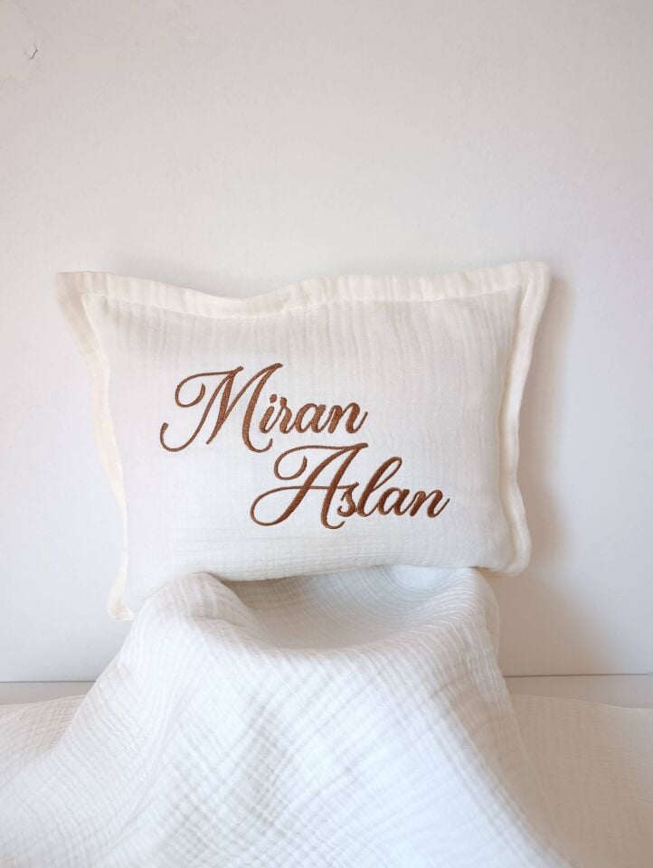 İsme Özel Müslin Battaniye ve Yastık Seti – %100 Pamuk 4 Kat Müslin